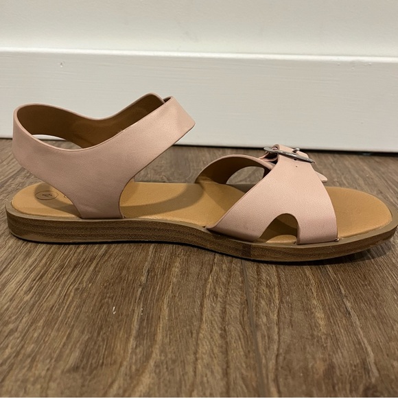 Girls Cat & Jack Pink Sandals Size 4 - Picture 8 of 12